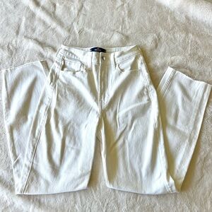 NWOT! Hollister White Jeans
